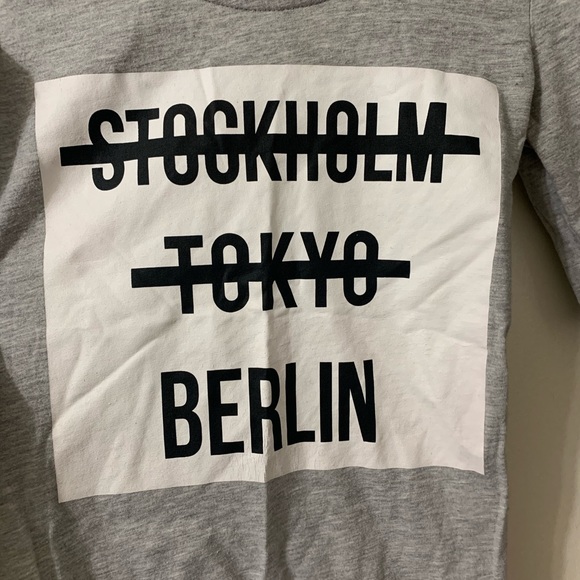 Graphic tee - Picture 2 of 3